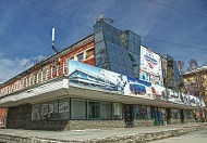 Власти Новосибирска обсудят создание хоккейного центра на месте кинотеатра «Космос»