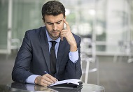 5 невротических привычек, убивающих самооценку
