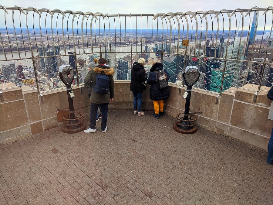 1280px-EmpireStateBuilding202086thFloorExteriorNorthwestCorner.jpg